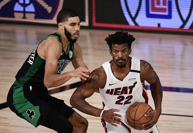  塔图姆绝杀三分创纪录，凯尔特人终结雄鹿七连胜  