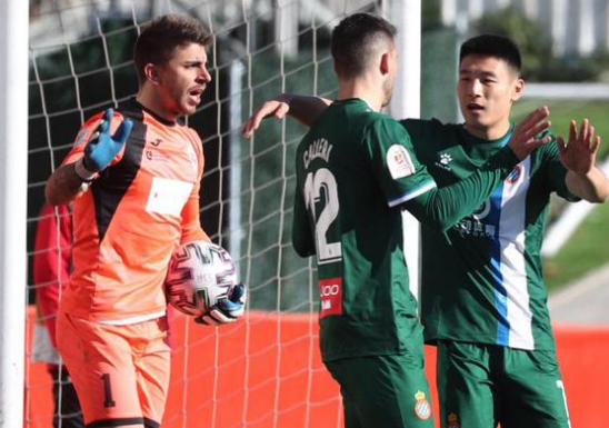  罗马锋线双星联手破门击溃拉齐奥防线  