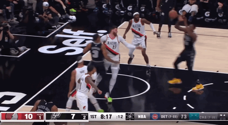  马刺瓦塞尔三分绝杀开拓者  