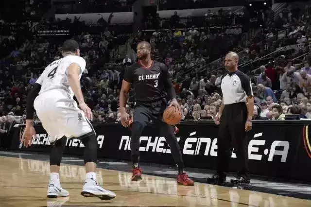  坎宁汉全能数据亮眼，活塞客场爆冷击败热火止连败  