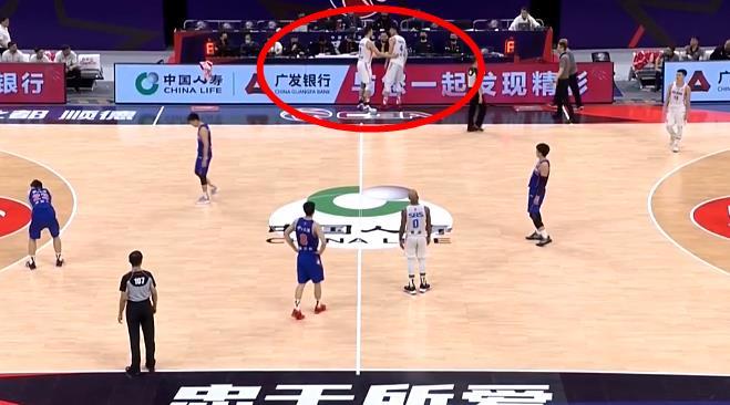  斯图加特老将宝刀不老，关键进球助保级成功