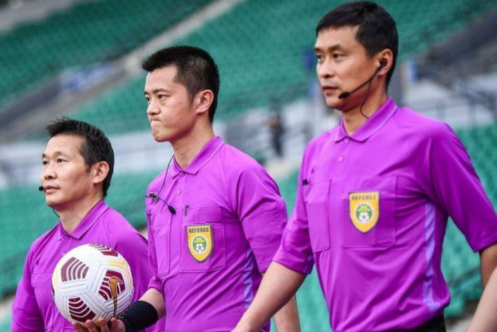  里尔主场遭遇争议判罚惜败于里昂脚下